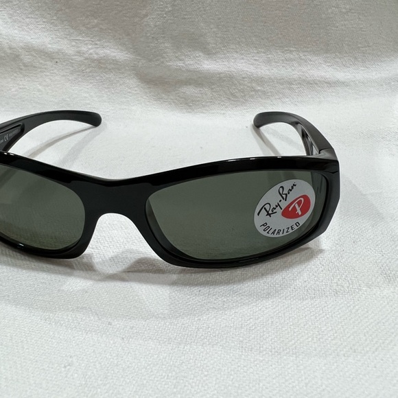 Ray Ban 4093 Polarized - Picture 5 of 11
